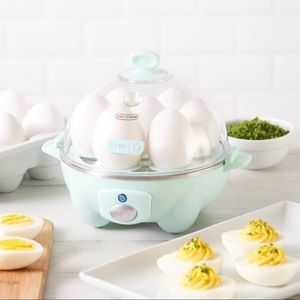 NWOT Dash 7 egg everyday egg cooker